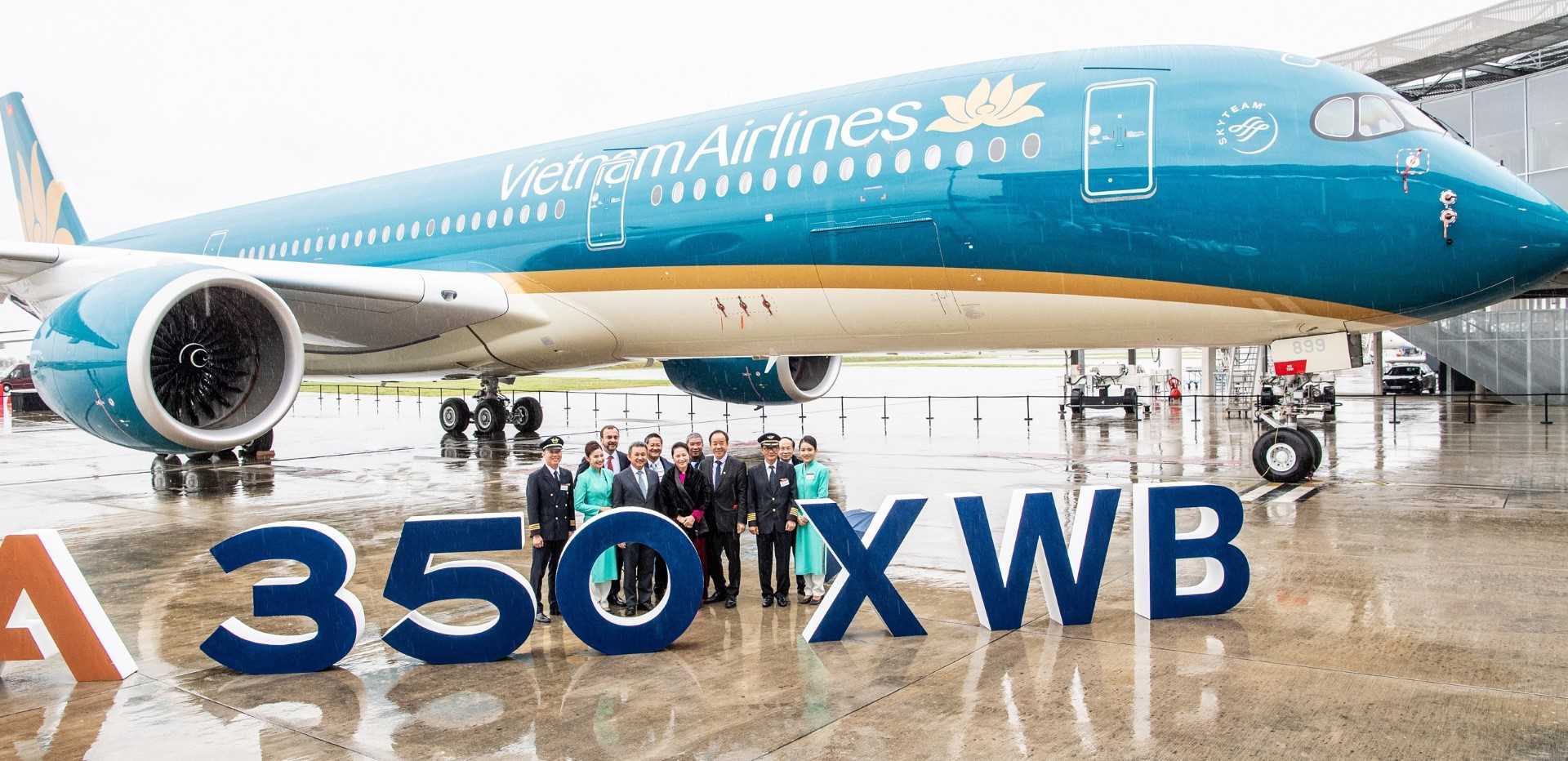Vietnam Airlines showcases its latest Airbus A350-900, completing